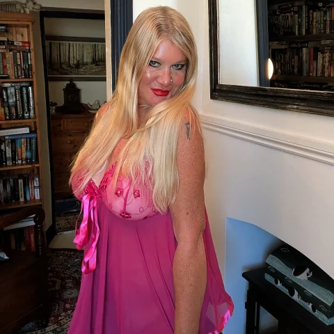 Milf in pink