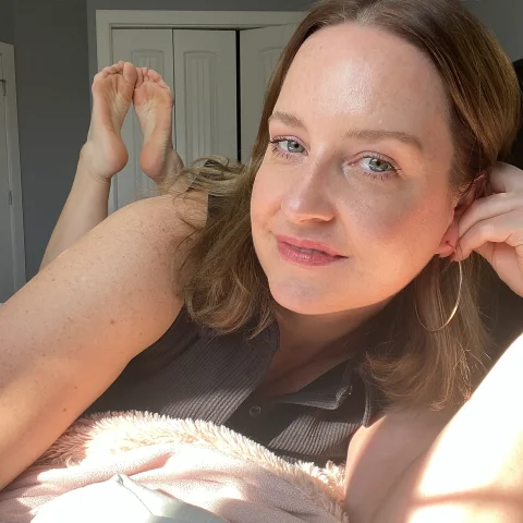 Want to exchange texts, pics and vids?