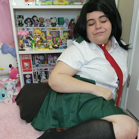 MILF Momo Yaoyorozu Cosplay