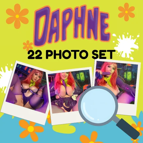 Daphne Cosplay 22 Photo Set