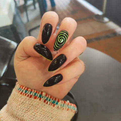 Treat me to a manicure!