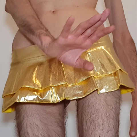 Two Miniskirts that made me Horny - 23 Pics