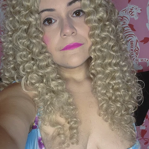 Y2K BLONDE MILF