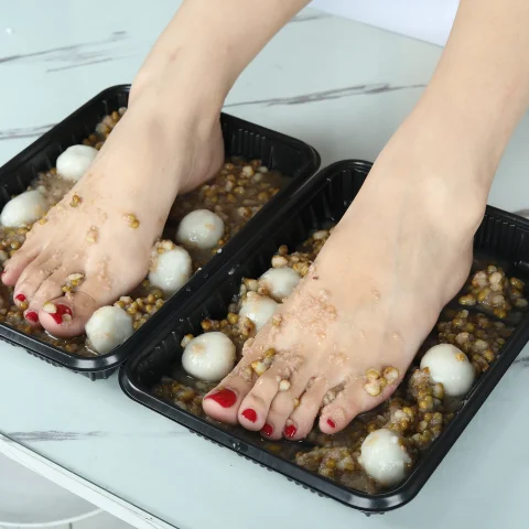 Huan Huan's Dripping Wet & Messy Soles