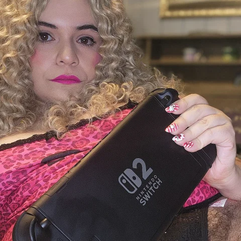 HAIRY GAMER GIRL