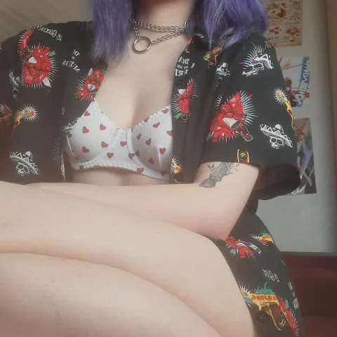 I wanna be yours girlfriend