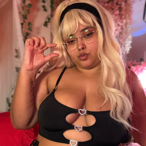 Busty Blonde BBW