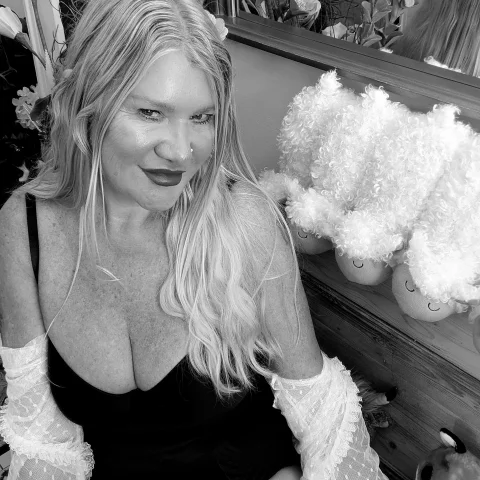 14 Hot classic Black and White Milf Pics