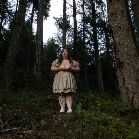 Sneaky flashing in the forest