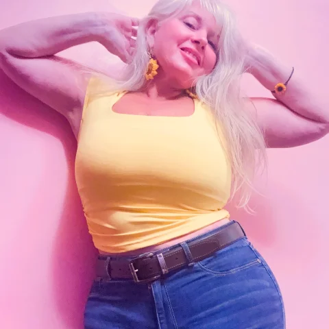 Sunflowers and Sunshine Yellow Tee and Jeans Photo Set