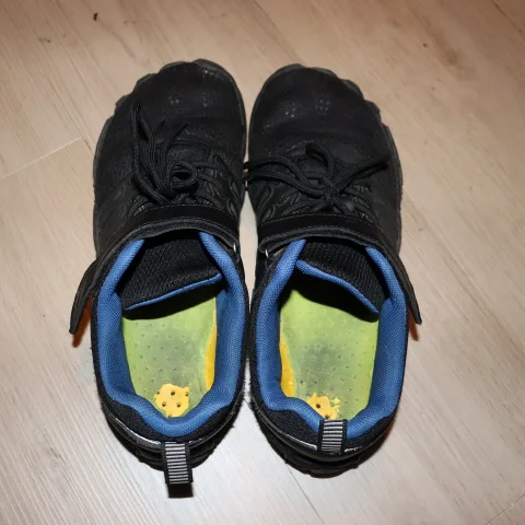 8-Month-Worn Stinky Toe Shoes