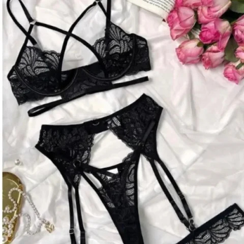 10 nude photos by lingerie