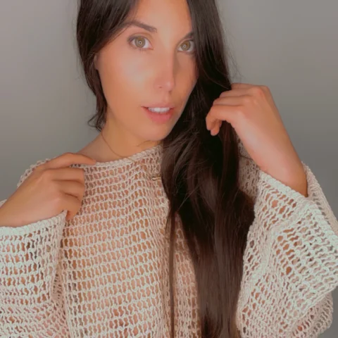 Jersey blanco con mangas transparentes de campana