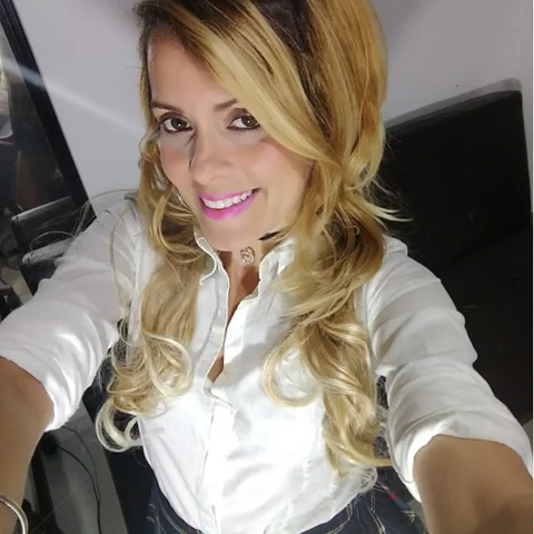 My 1000 Selfies Virtual Album