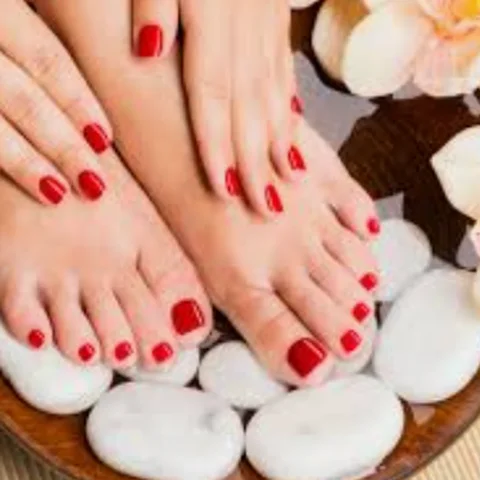 MANICURE & PEDICURE