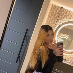 Mercedes Marie