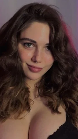 Ellie Skyes
