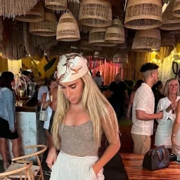 Laura - YourVids Team