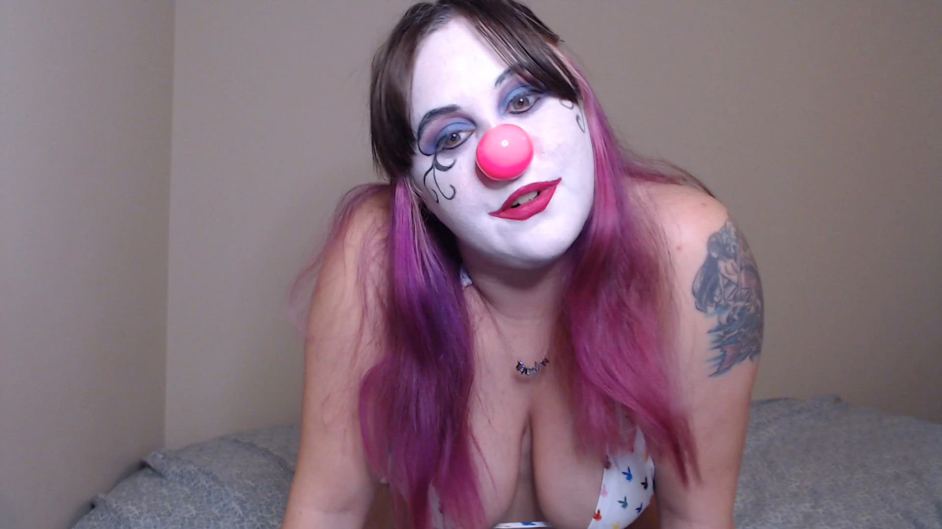 Cum on my clown nose