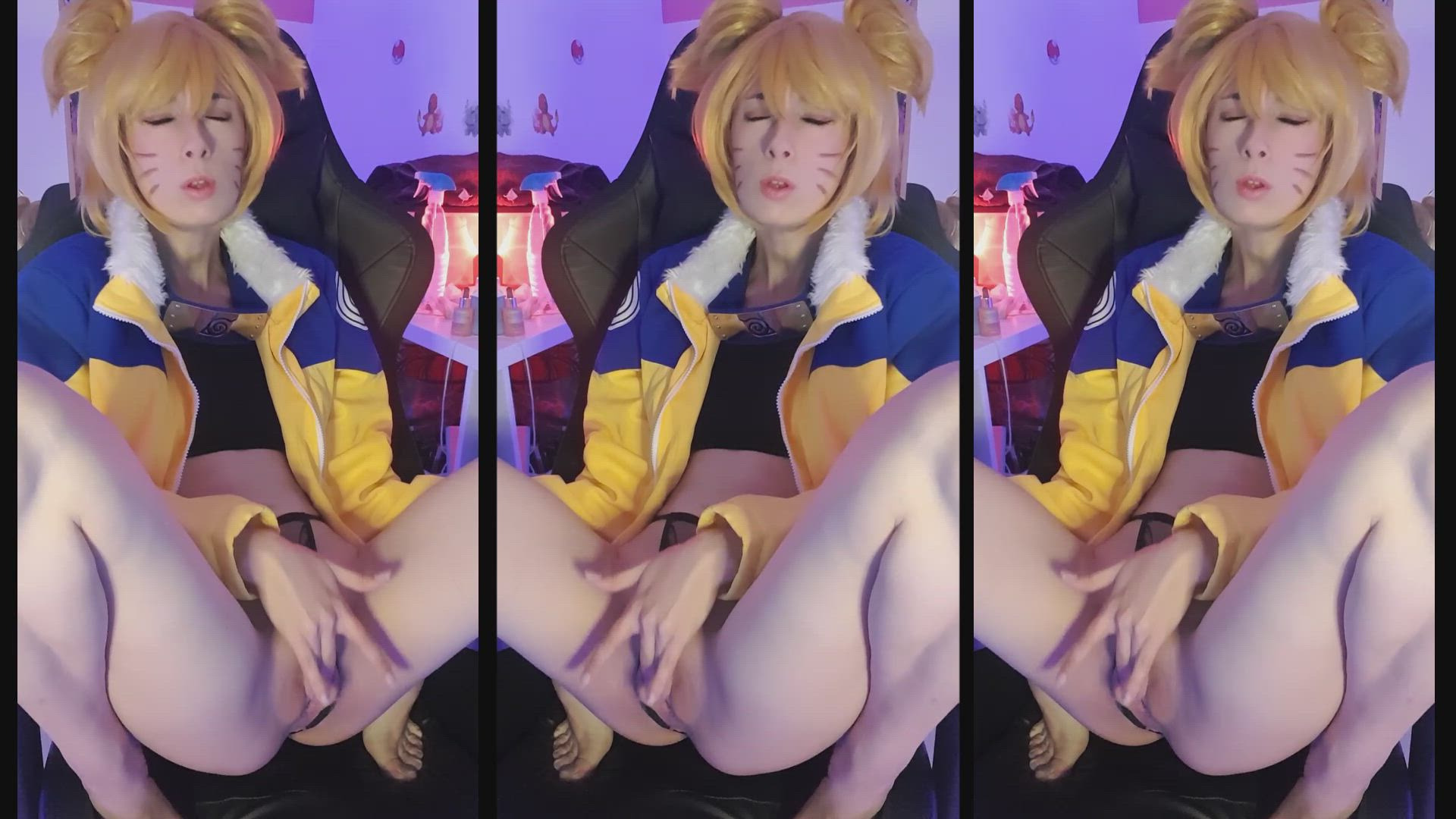 Naruko Exposes Herself