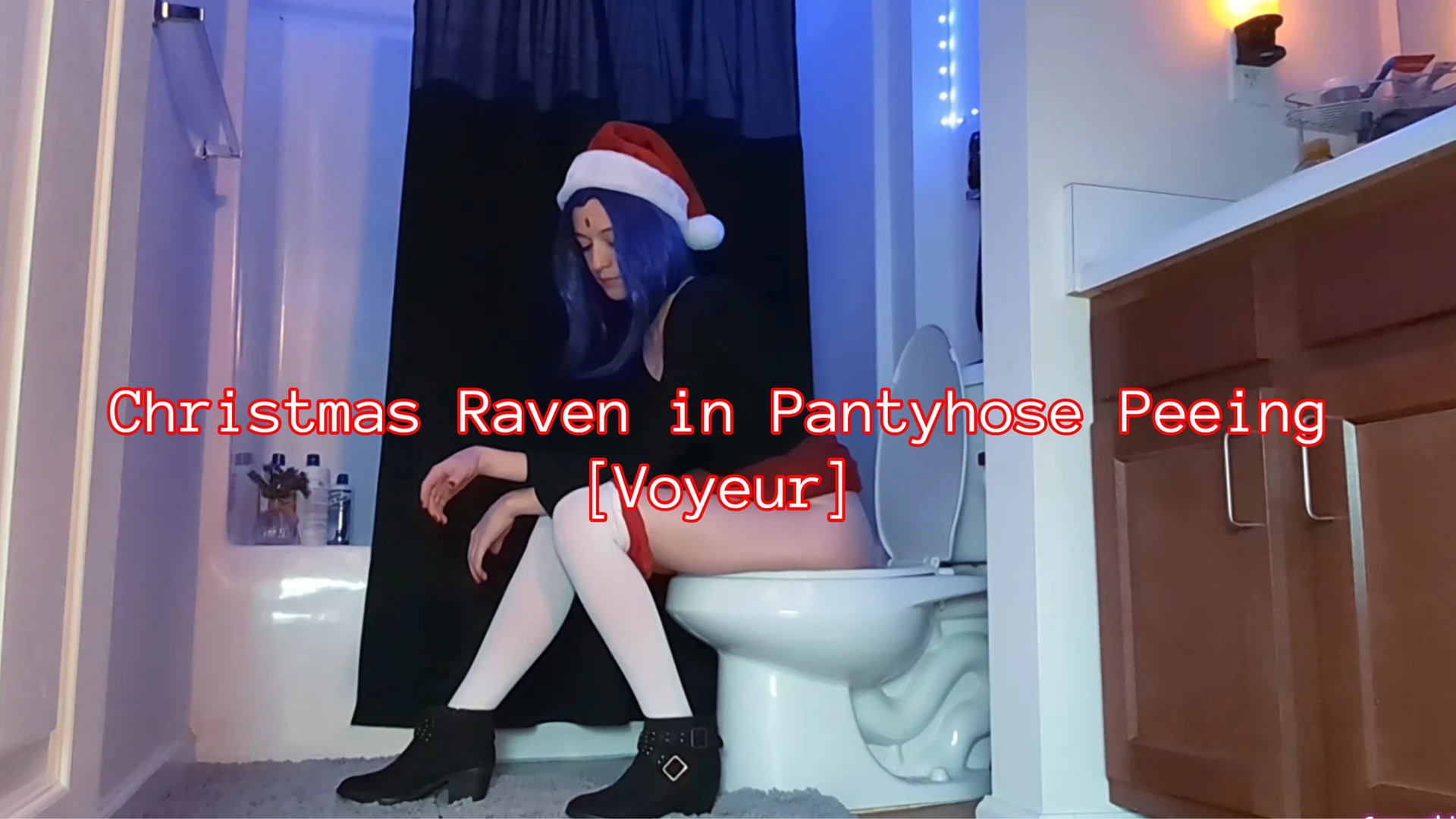 Christmas Raven in Pantyhose Peeing [Voyeur]
