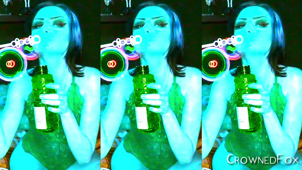 Lingerie Bubble Blowing (Psychedelic&Binaural Beats)