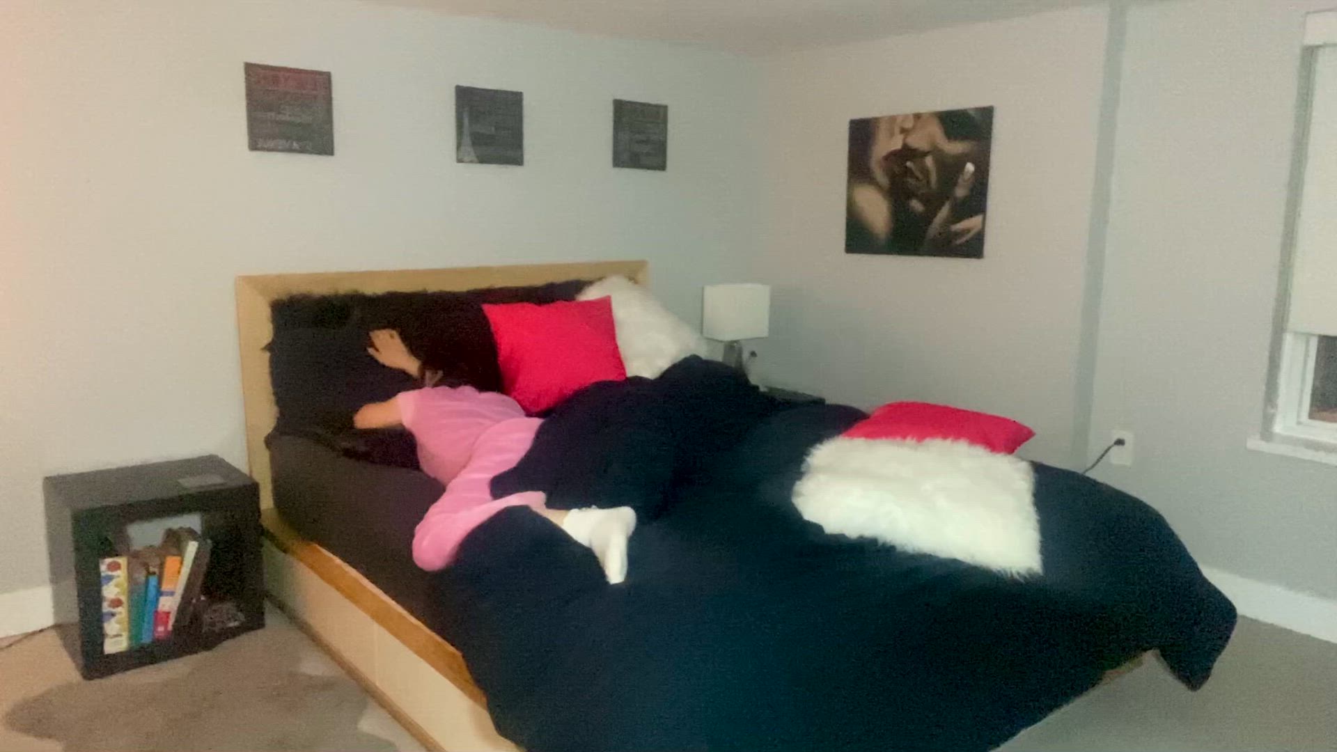 Voyeur POV Velour Pyjamas Waking Up Pillow Humping Solo Squirting