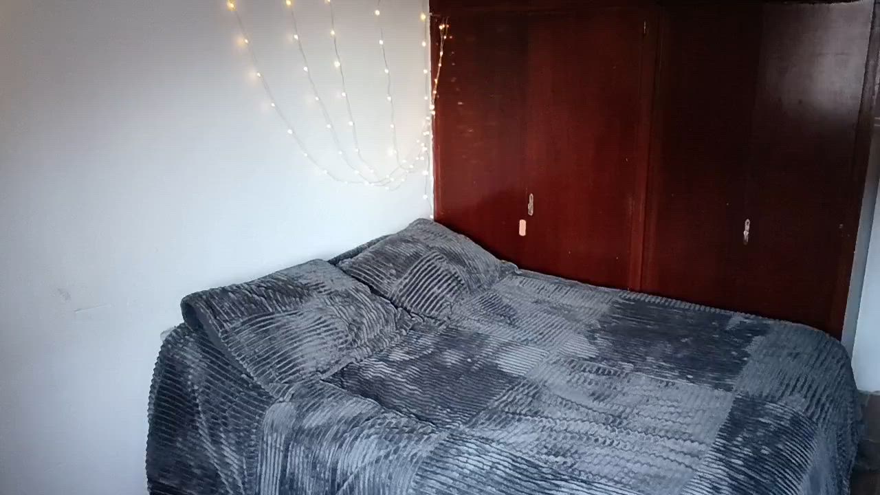 WHAT'S THAT SMELL? IS IT MY ASSHOLE?