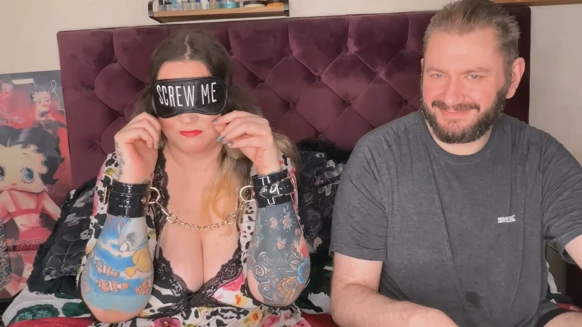 Kinky whore unboxes her selection of new toys