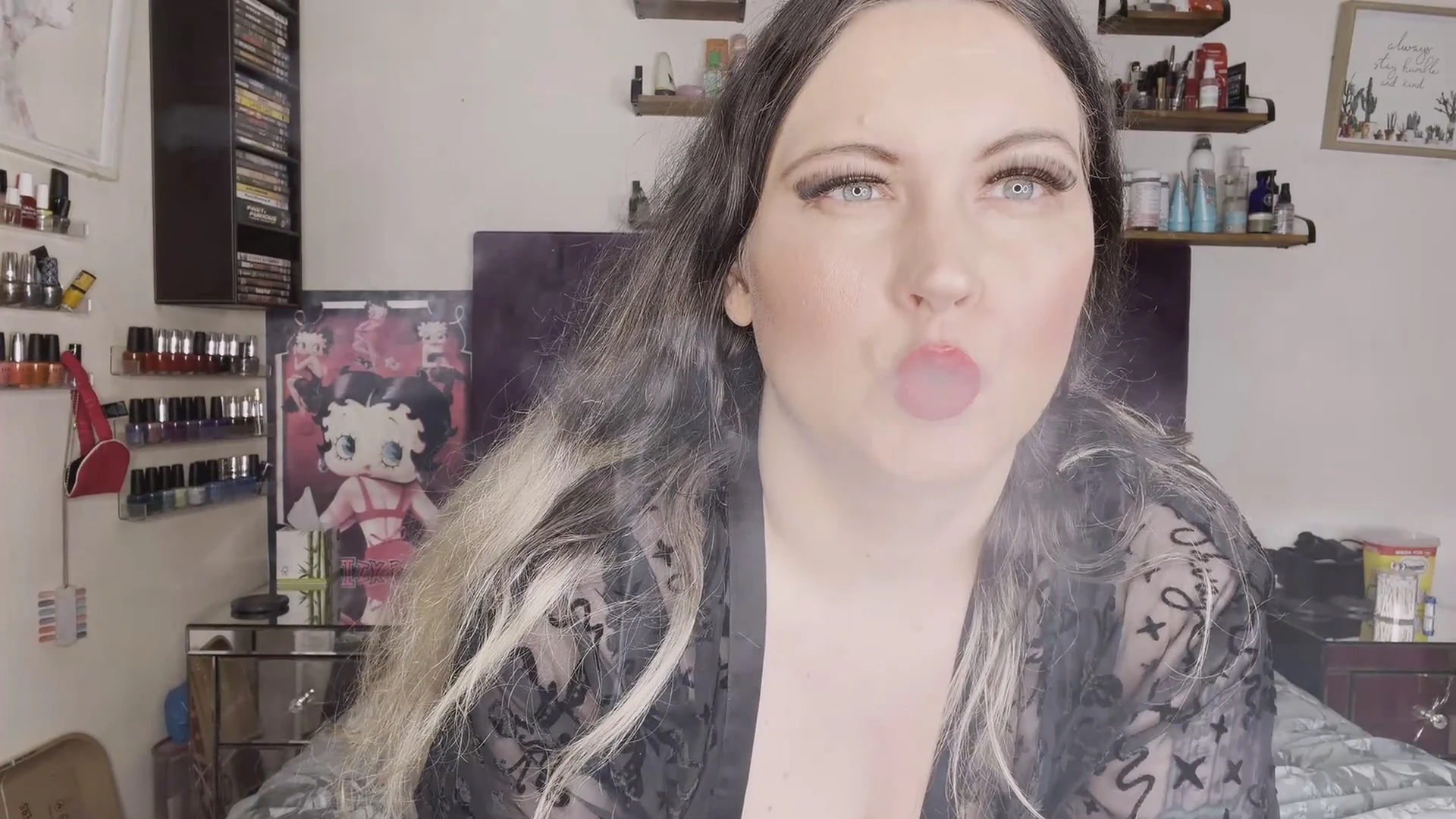 Miss FFW smoking cigarettes back to back