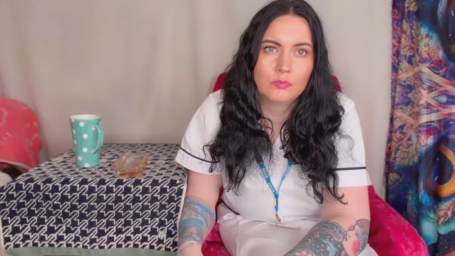 Nurse FFW smoking & pissing on her break