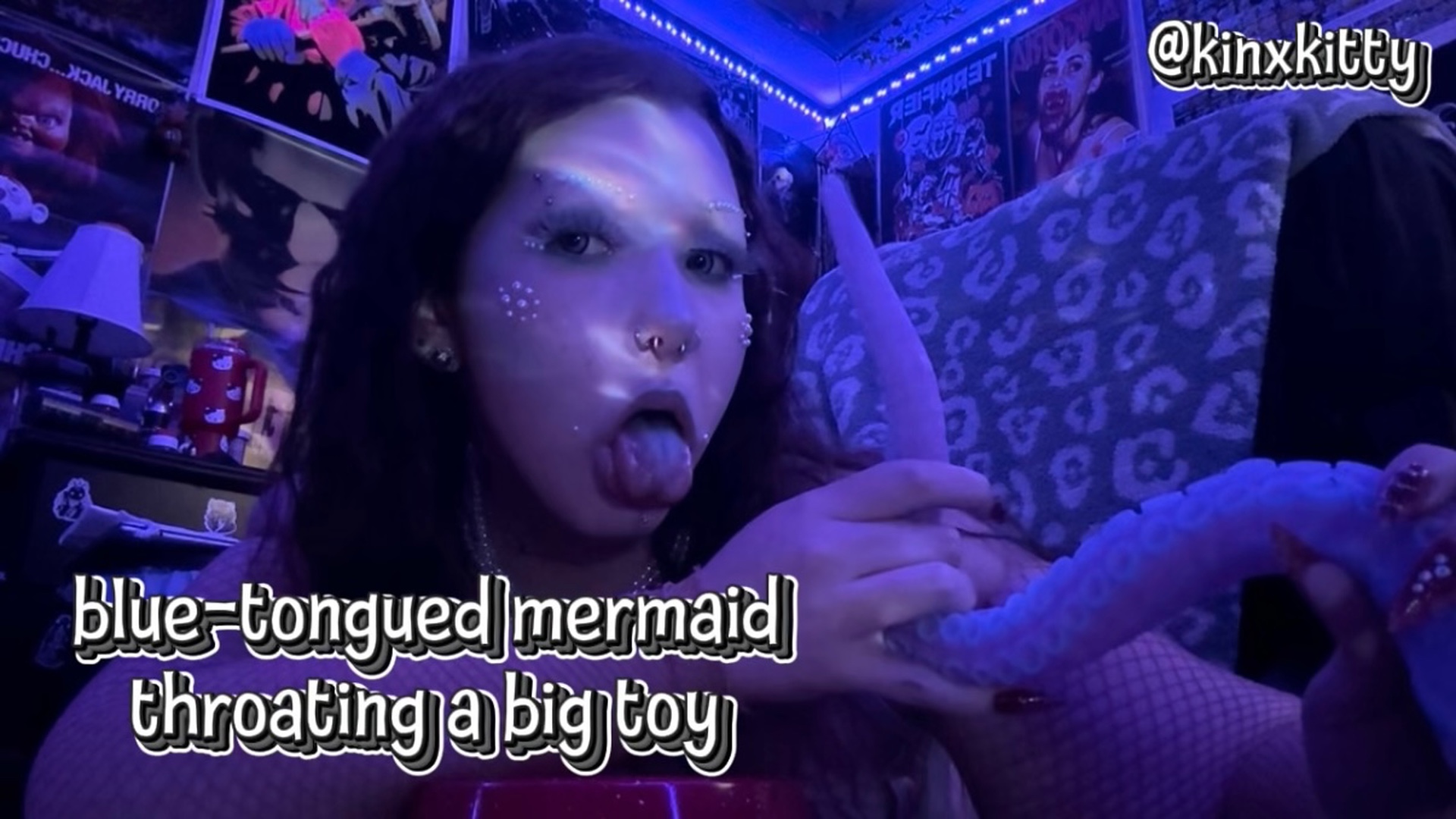 blue-tongued mermaid spitting on a big toy! 🦑🫧
