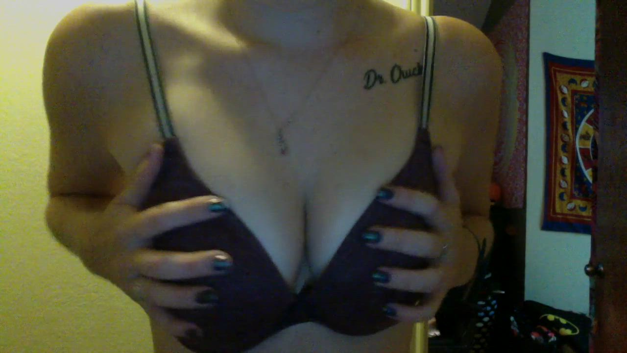 Stair Bouncing Titties