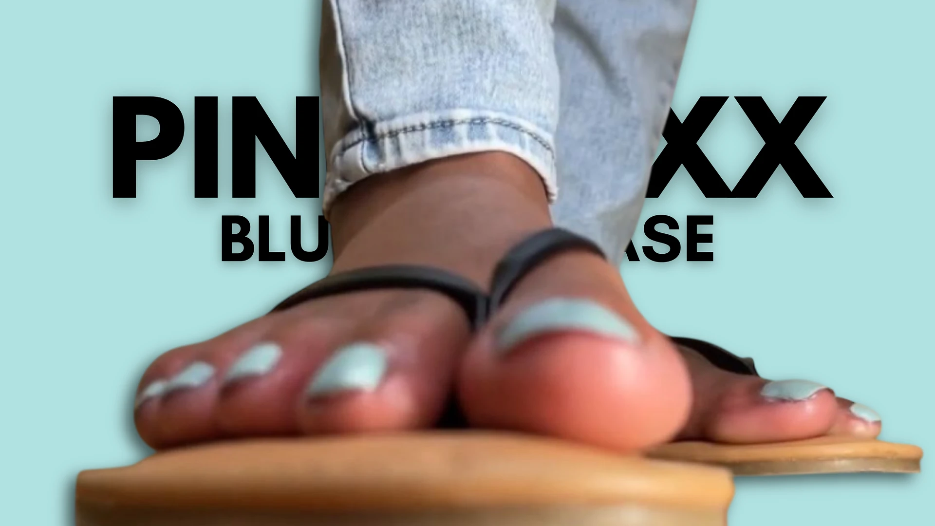 Giantess Blue Toe Tease