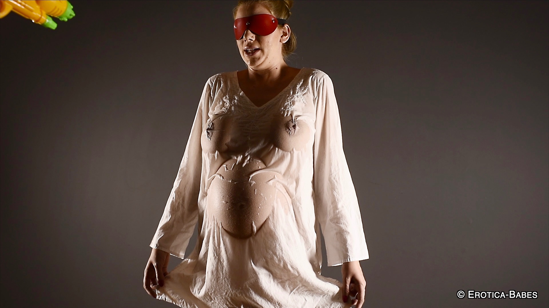 Danielle Maye pregnant water squirting fun